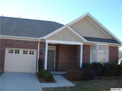1005 The Glen Street 29