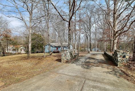 3915 Majestic Lane