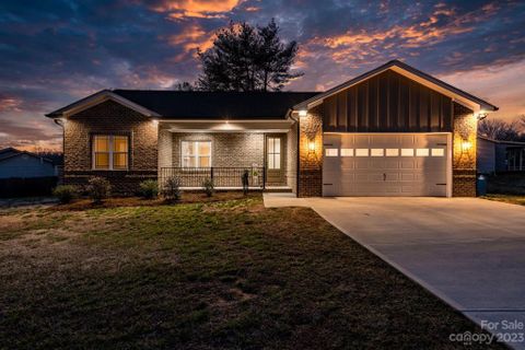 5324 Stonewood Drive sold home in Woodridge, Hickory, NC