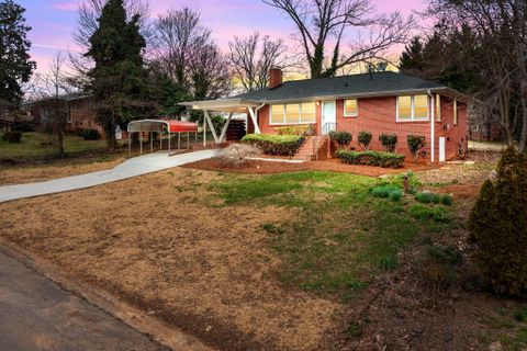 1008 Tanglewood Drive