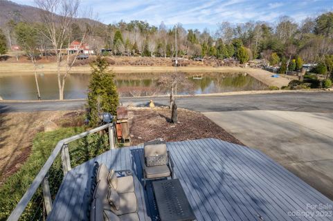 157 Cornell Circle sold home in Apple Valley Farms, Lake Lure, NC