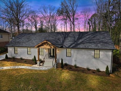 1118 Crestbrook Drive