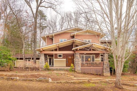 1611 Olmsted Drive