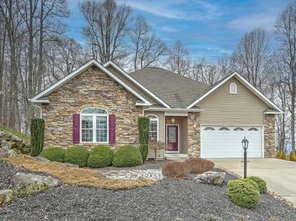 369 Bay Laurel Lane