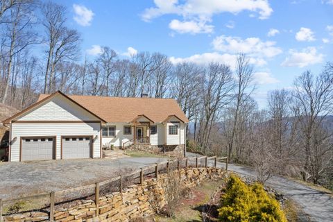 400 The High Road sold home in Walker-In-The-Hills, Waynesville, NC