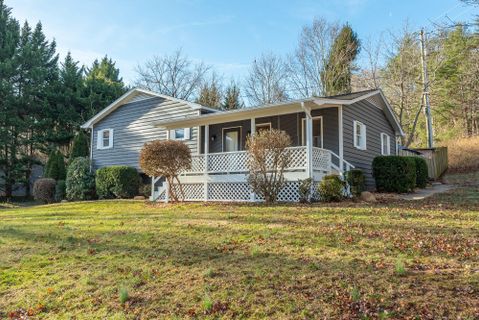 660 Buckeye Cove Road sold home in Buckeye Cove, Swannanoa, NC