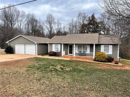 2240 Betts Lane sold home in Betts Brooke, Newton, NC