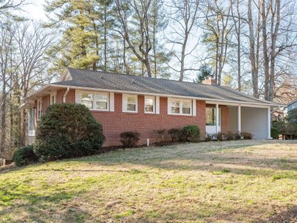 402 Smythe Street sold home in Hillandale, East Flat Rock, NC
