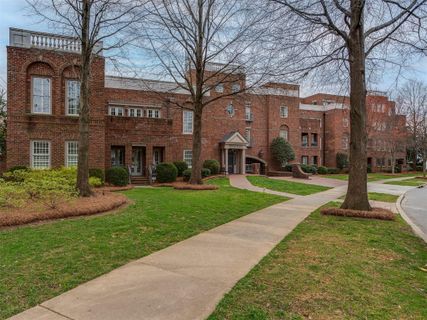 447 Fenton Place