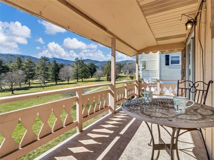 185 Fairway Lane Unit H sold home in Fairway Condominium, Spruce Pine, NC