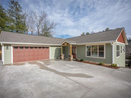 88 Aster Ridge Drive sold home in Aster Ridge, Waynesville, NC
