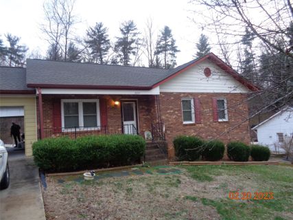 2291 Staircase Road sold home in Town And Country, Lenoir, NC
