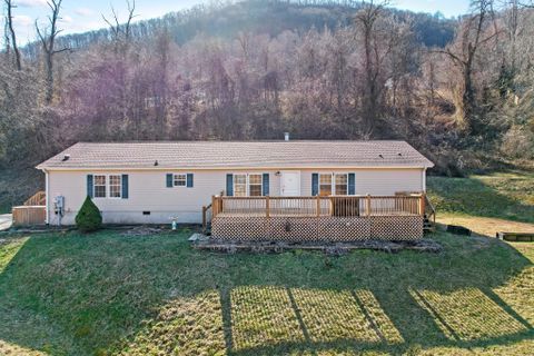 60 Rovingwood Drive sold home in Village Crossing, Waynesville, NC