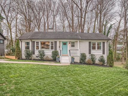 1220 Mockingbird Lane