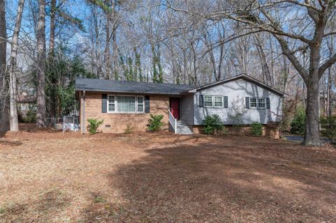1022 E Meadow Drive