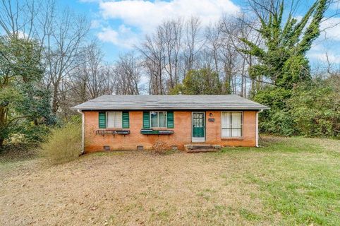 200 Park Terrace Drive sold home in Springwood Terrace, Belmont, NC