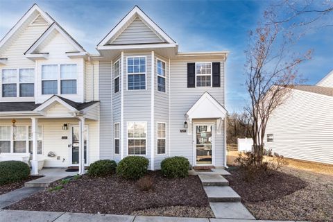 727 Rock Lake Glen