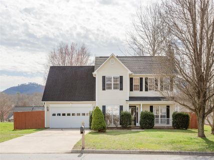 153 Rolling Meadow Road