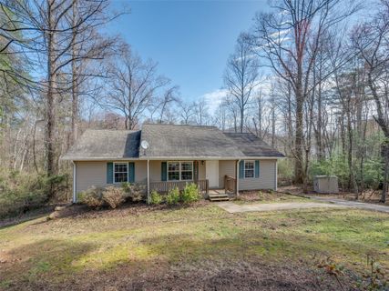 120 Twin Brook Drive sold home in Twin Brooks, Hendersonville, NC