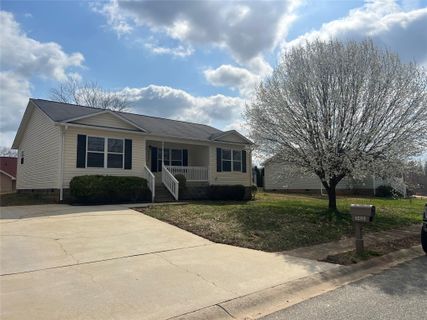 2425 Saluda Drive sold home in Hudson Estates, Gastonia, NC