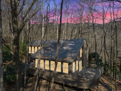 20 Elizabeth Lane sold home in Walker-In-The-Hills, Waynesville, NC