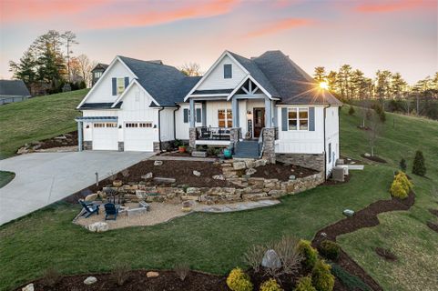 11 Gracie Lane sold home in Garrison Hills, Weaverville, NC