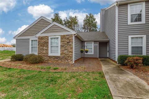 1863 Fairlawn Court