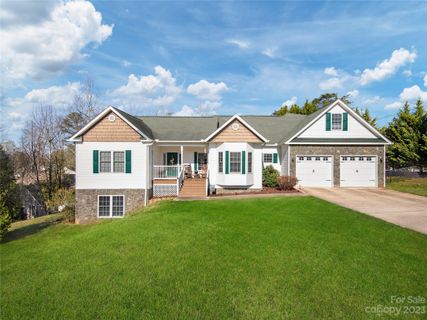 3 Jupiter Hills Drive sold home in Jupiter Hills, Weaverville, NC