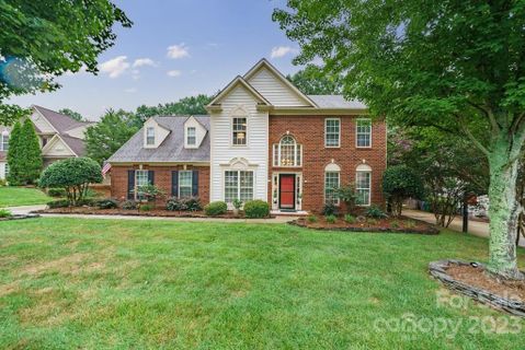 9815 Zackery Avenue sold home in Wynridge Estates, Charlotte, NC