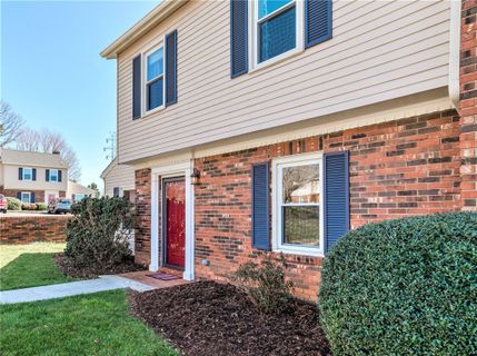 2705 N Center Street 49