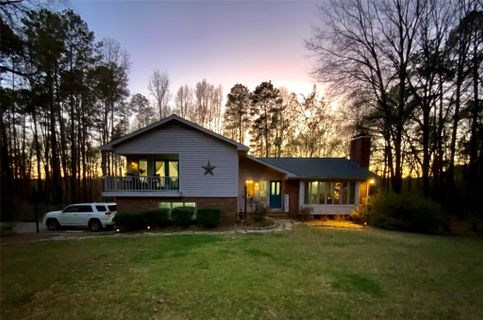 1086 Manor Drive sold home in West Manor, Lancaster, SC