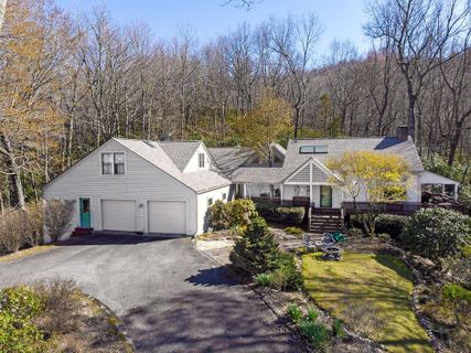 366 E Falls View Drive 77,78 sold home in Stoney Brook, Pisgah Forest, NC