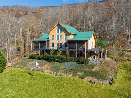 510 Birdie Lane sold home in Sunset Mountain, Bakersville, NC