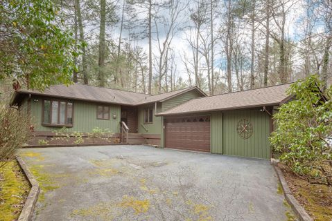 92 Surrey Lane