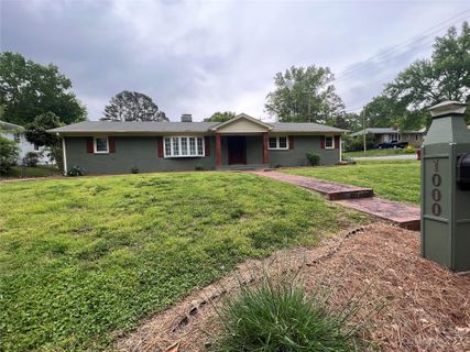 1000 N 11th Street sold home in Crestview, Albemarle, NC