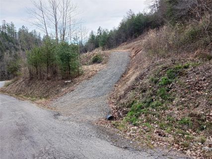 00 Waters Edge Lane 26,27,28 sold home in Bend of Ivy, Marshall, NC