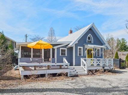 412 Waynesville Avenue sold home in Hyman Heights, Hendersonville, NC