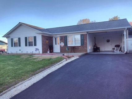 218 Foxwood Drive