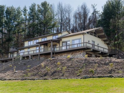 1 Lambeth Walk sold home in Butler Mountain Estates, Fairview, NC