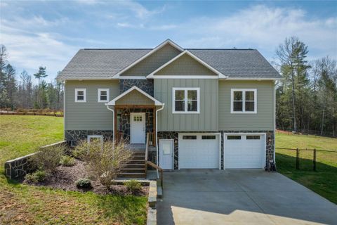 1735 Plantation Loop