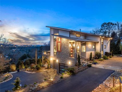 18 Lookout Road sold home in Lookout Mountain, Asheville, NC