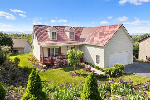 36 Climbing Aster Way