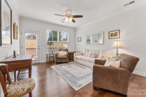 986 Pennington Drive