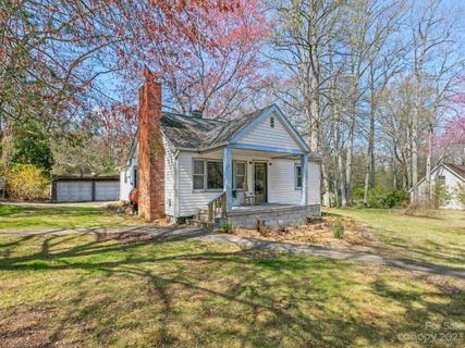 11 Pinecrest Drive sold home in Biltmore Pines, Asheville, NC