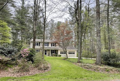 1230 Gracewood Drive sold home in Chanteloup, Hendersonville, NC