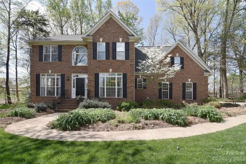 6401 Hollow Oak Drive sold home in Farmwood East, Mint Hill, NC