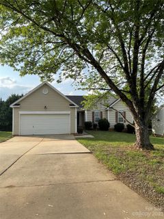 108 S Mulberry Court