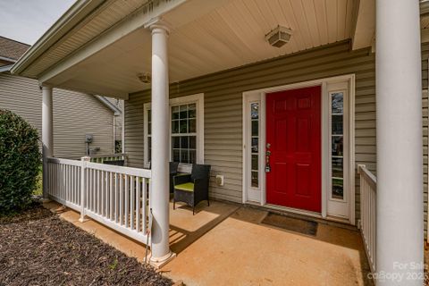 6409 Castlewynd Court sold home in Springhurst at Hickory Grove, Charlotte, NC