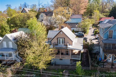 60 Roberts Street sold home in Chicken Hill, Asheville, NC