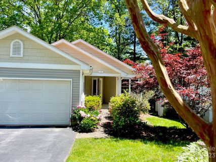 319 Ewarts Hill Road sold home in Duncraggen, Hendersonville, NC